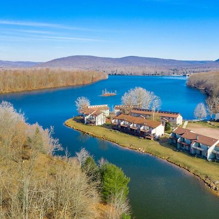 Crown Resorts At The Poconos Drums Ngoại thất bức ảnh