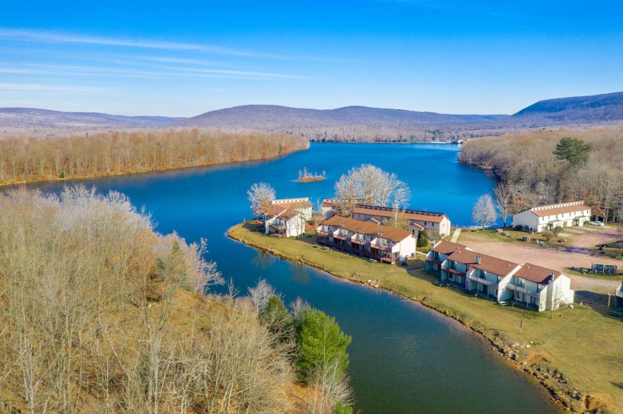 Crown Resorts At The Poconos Drums Ngoại thất bức ảnh