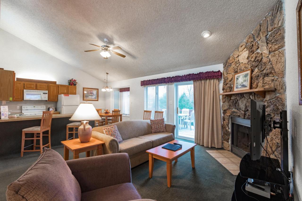 Crown Resorts At The Poconos Drums Ngoại thất bức ảnh