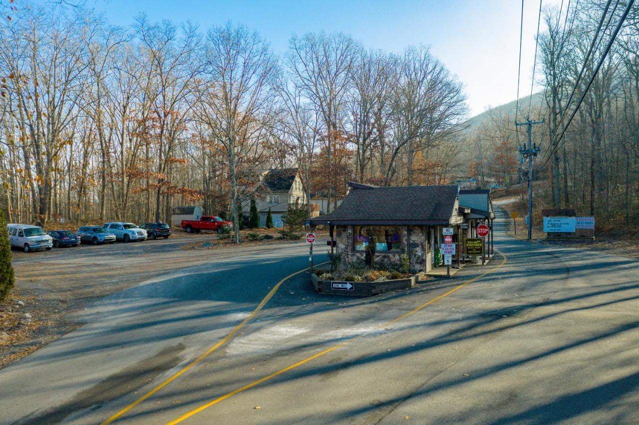 Crown Resorts At The Poconos Drums Ngoại thất bức ảnh