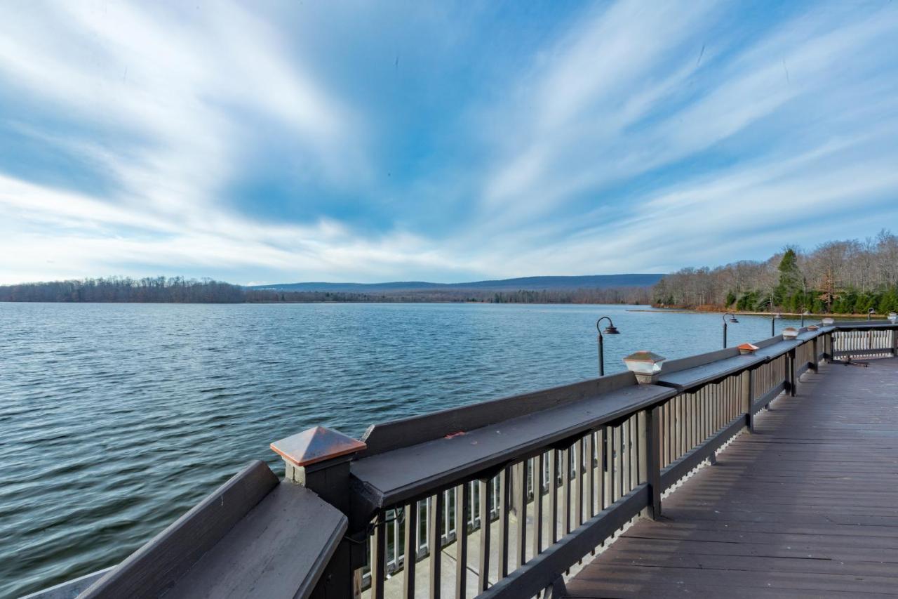 Crown Resorts At The Poconos Drums Ngoại thất bức ảnh